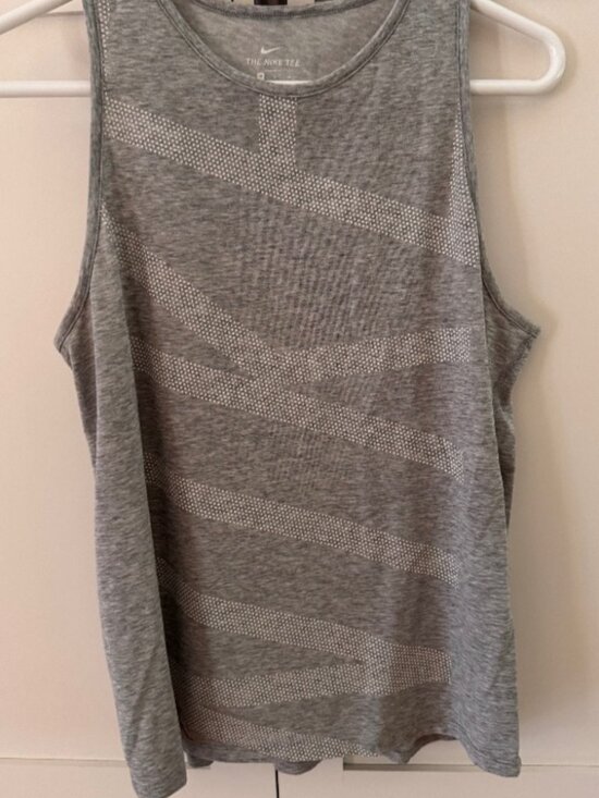 Tops - Sleeveless